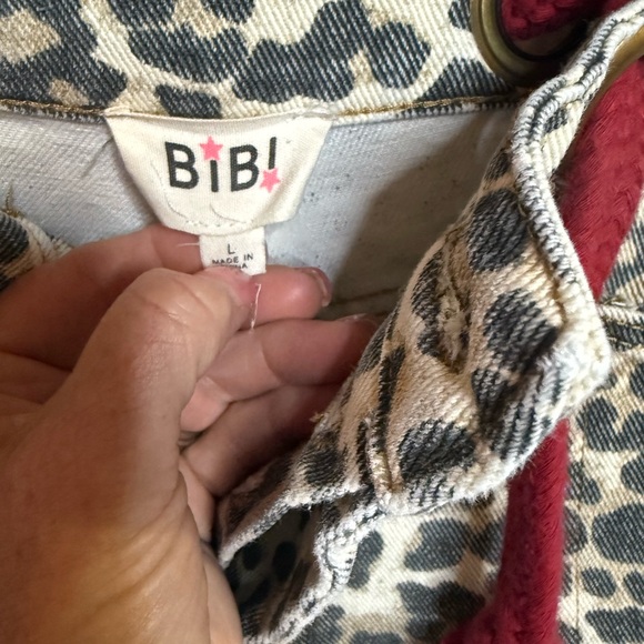 BiBi Leopard-Print Button Shirt with Red Drawstring - Picture 2 of 4